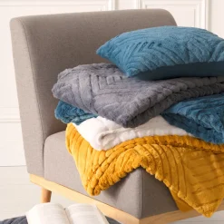 Plaid "3D Géo" fausse fourrure*ATMOSPHERA New